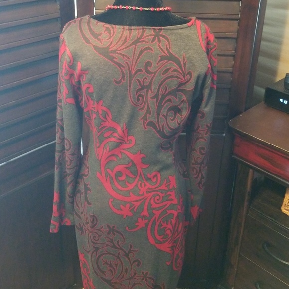 Professional and Simply Classic Dress - Picture 4 of 7